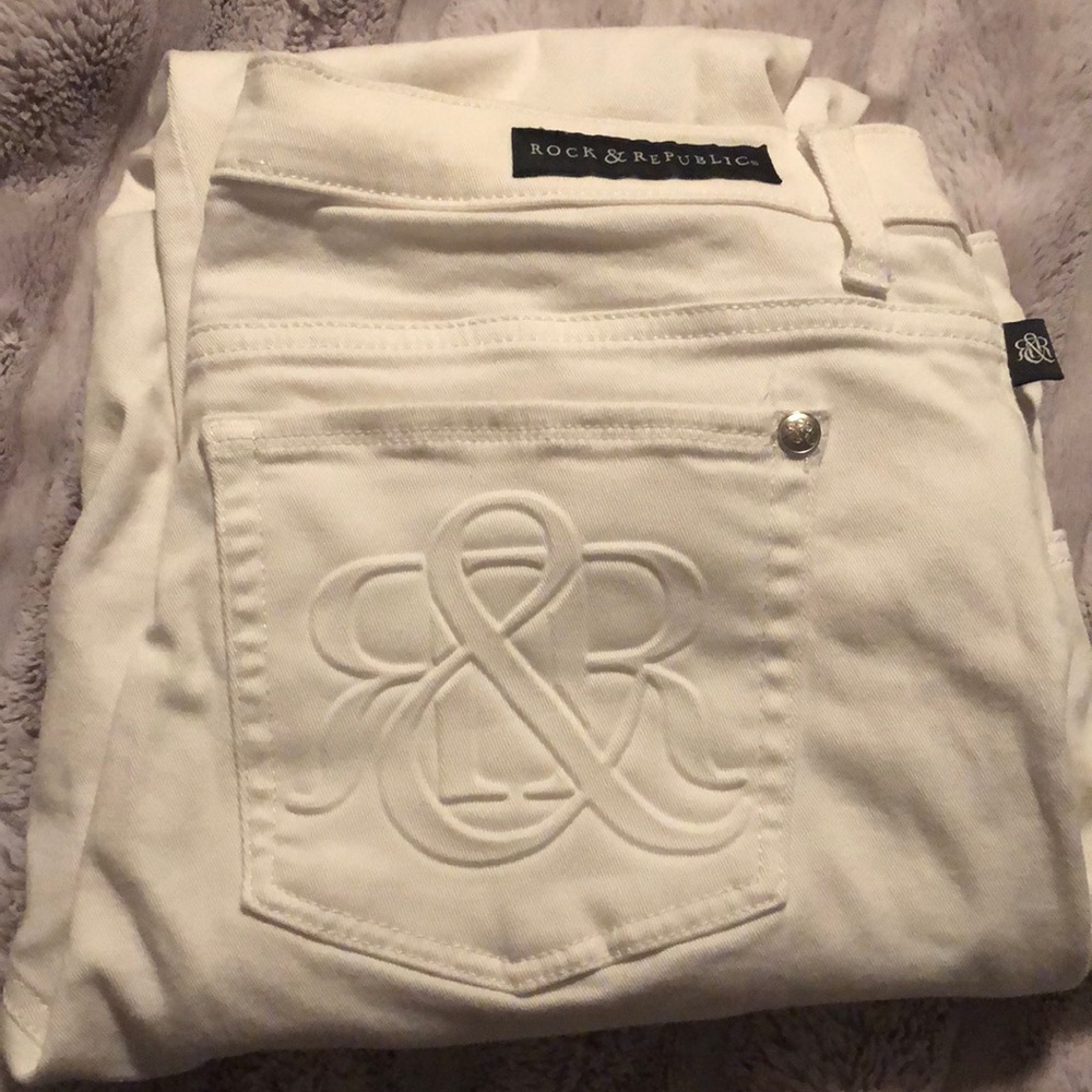 **WORN ONCE** Rock & Republic white jeans- Size 16